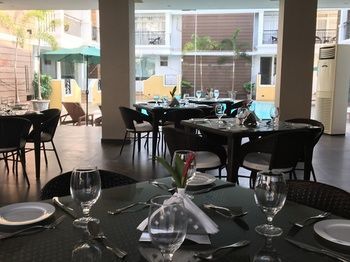 Hotel The Verda Carmona Varca